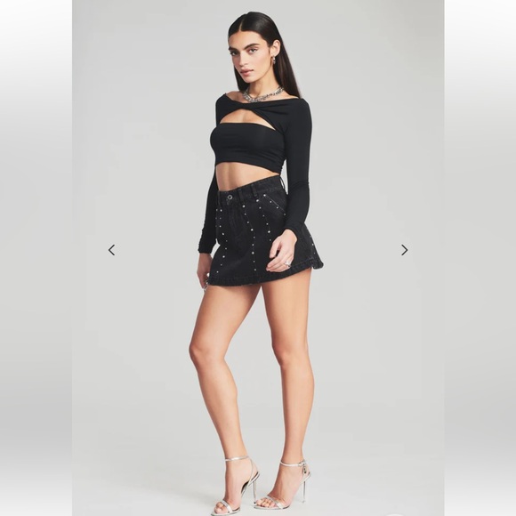 NWT ELLIS TOP
SER.O.YA Revolve in Black - Picture 3 of 5